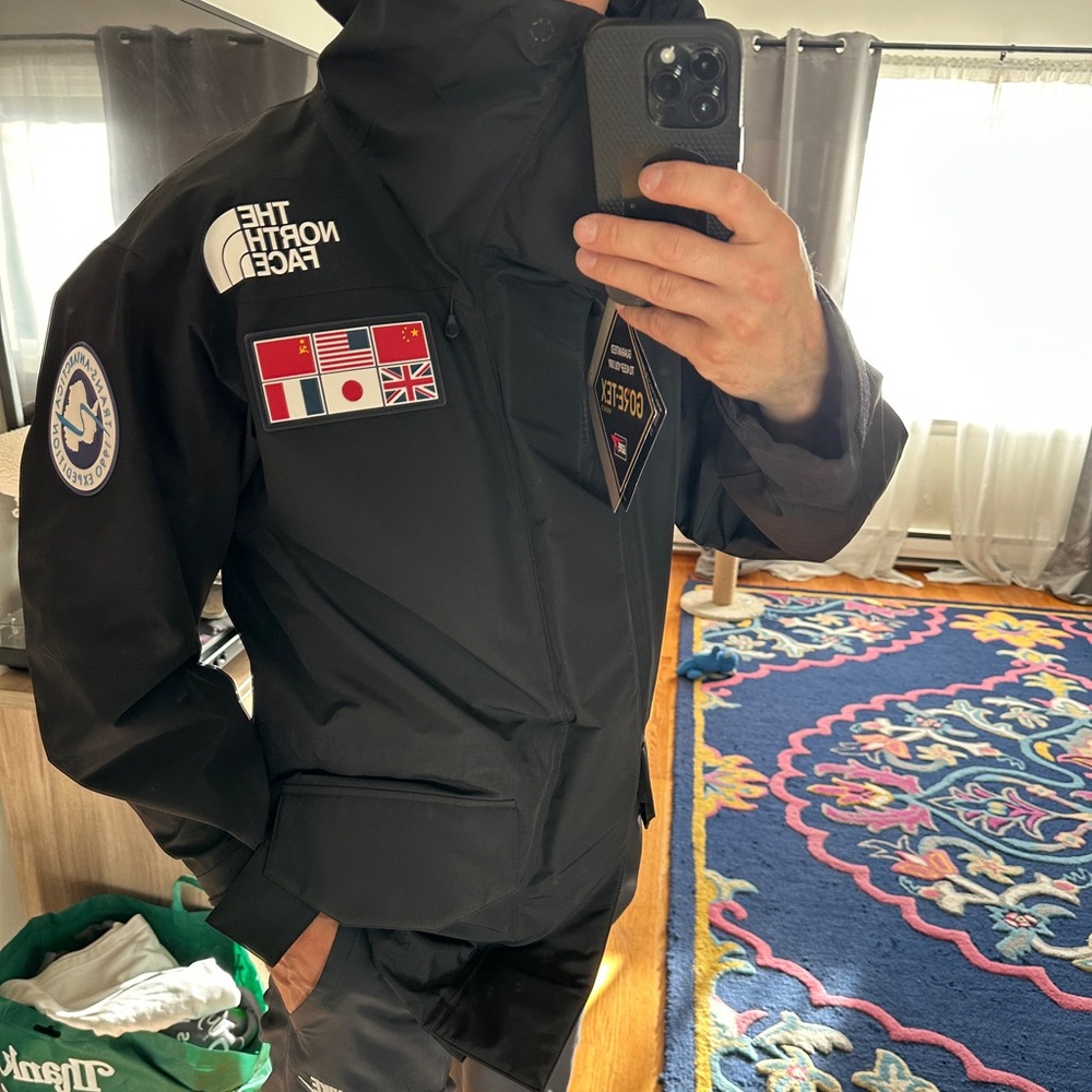 The North Face GORETEX jacket size M BRAND NEW